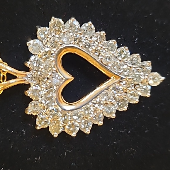 Gorgeous, rare, unique, double layered, natural diamond 14kt gold pendant. - Picture 2 of 5